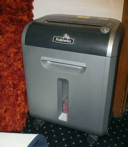 lot 73 image: Fellowes paper shredder