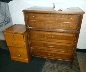 lot 75 image: Vintage dresser 34x18x42 and wood file cabinet