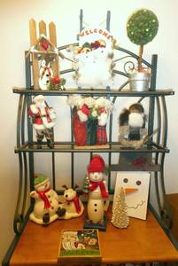 lot 100 image: Lot of Christmas and Snowman dcor items