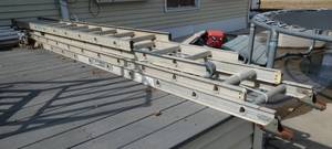 lot 106 image: 28 ft Louisville extension ladder