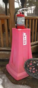 lot 118 image: Fire extinguisher stand