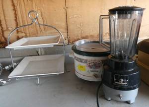 lot 135 image: Crock-pot, blender and serving trays