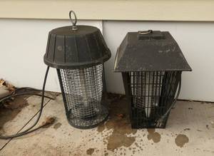 lot 139 image: 2 bug zappers