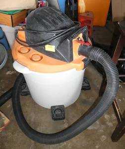 lot 144 image: 5hp 16 gallon Ridgid shop vac - works