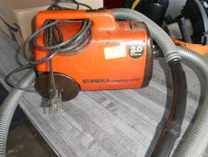 lot 173 image: Eureka mighty mite vacuum cleaner