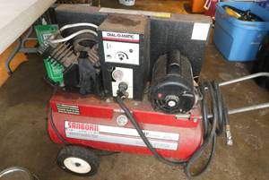 lot 218 image: Sanborn air compressor 2hp