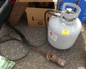 lot 225 image: Propane tank with brush burner