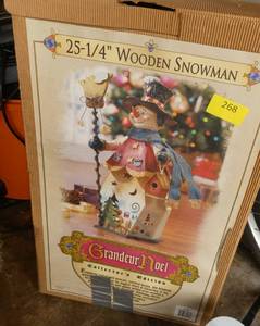 lot 268 image: 25 snowman