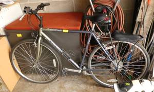 lot 269 image: Trek 700 bicycle 3-speed 26