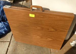 lot 277 image: metal folding table