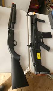 lot 280 image: 2 Airsoft guns, the rifle appears broken