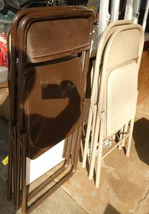 lot 303 image: 4 folding chairs