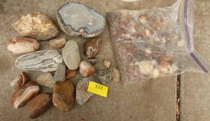 lot 333 image: Rock collectors - lot of rocks and a bag of smaller rocks, later found another small box of rocks you will get that isnt in the picture