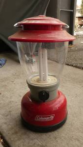 lot 355 image: Coleman lantern