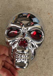 lot 356 image: Skull with light up eyes Hitch cover