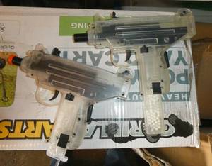 lot 360 image: two airsoft guns