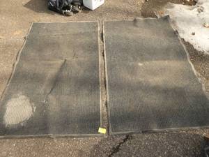 lot 265 image: 2 floor mats