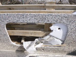 2 Pieces of Granite Countertop with Cutout for Sink
