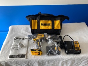 lot 6 image: DEWALT ATOMIC COMPACT SERIES 12 DRILLDRIVER KIT