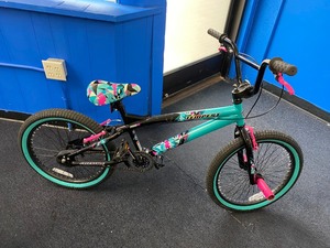 lot 35 image: LIGHT BLUE AND BLACK KIDS BIKE