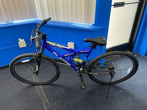lot 38 image: KENT FLEXOR ADULT BIKE