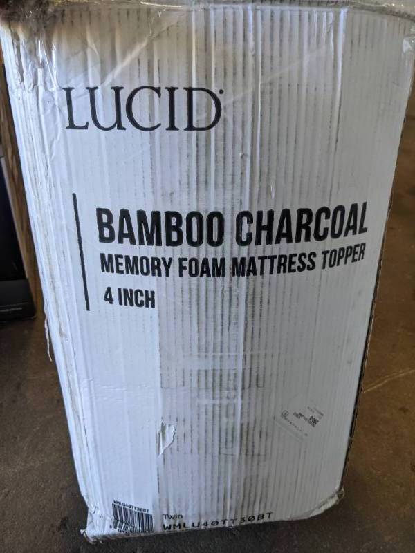 lot 29 image: Lucid Comfort Collection 4 Bamboo Charcoal Queen Memory Foam Mattress Topper - N