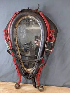 lot 119 image: Vintage Leather Horse Collar - B