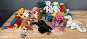lot 94 image: Collection of (15) TY Beanie Babies Pouch the Kangaroo, Jabber the Parrot, Inky the Octopus, Glory the Bear, & More - B