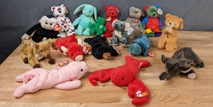 lot 99 image: Collection of (16) TY Beanie Babies Trumpet the Elephant, Pinchers the Lobster, Whisper the Deer, Glory the Bear, & More - B