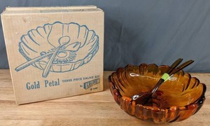 lot 72 image: Vintage Gold Petal Three Piece Salad Set by Colony #1897 - B