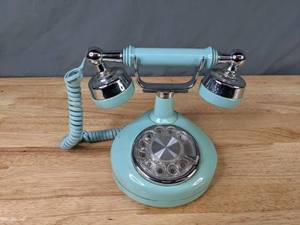 lot 109 image: Vintage Blue Rotary Phone - B