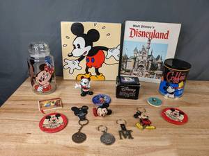 lot 110 image: Vintage Disney Collectibles Mickey and Minnie Mouse Items, Cards, Plate, Disneyland Book and More - B