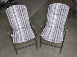 lot 214 image: Pair of Folding Patio Chairs - N