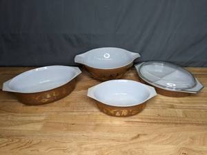 lot 186 image: Vintage Brown  Gold Pyrex Baking Dishes and Bowls - B