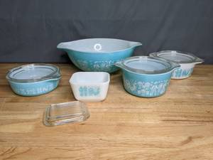 lot 187 image: Vintage Teal Pyrex Baking Dishes and Bowls - B