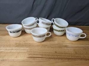 lot 198 image: Vintage Pyrex Mugs in Assorted Patterns - B
