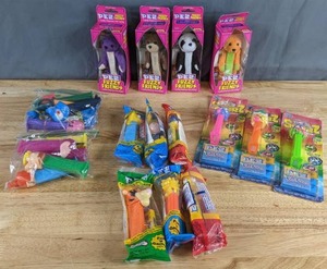lot 137 image: Collection of PEZ Dispensers - B