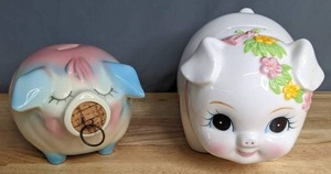 lot 140 image: Rare Vintage Piggy Banks Corky Pig by Hull and Little China Pig by Lefton - B