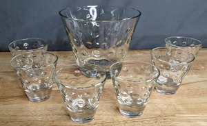 lot 143 image: Clear Glass Cocktail Set with Ice Bucket and 6 Glasses - B