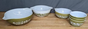 lot 147 image: Vintage Pyrex 6 Piece Collection (Spring Blossom 1970s) - B