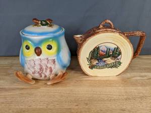 lot 220 image: Ceramic Owl Lidded Jar & Ceramic Cedar Creek Omni Bus Pitcher - B