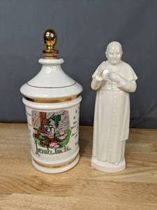 lot 232 image: Irish Catholic Collector Pieces, Irish Luck Gallery Mug & Goebel Sacrat Pope John XXIII Figurine - B