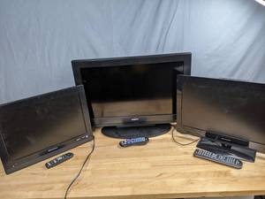 lot 257 image: Lot of 3 Televisions with Remotes (Sansui, Sanyo & Skyworth) - Q