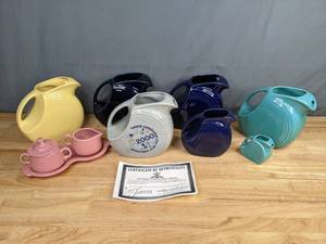 lot 241 image: Fiesta Pitcher Set and Sugar & Cream Set - B