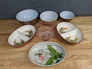 lot 242 image: Vintage Serving and Decorative Bowls Salt Marsh Pottery Lady Slipper Bowl, Stangl Gold Blossom Stoneware, Pyrex Nesting Mixing Bowls, and More -  B
