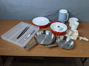 lot 286 image: Miscellaneous Kitchen Items T-Fal Frying Pans, Pitcher, Bundt Pan, Mini Chopper, and More - Q