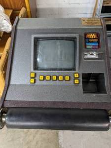 lot 301 image: Vintage Slant Top Draw Poker Machine - N