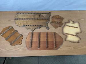 lot 334 image: Assortment of Vintage Wood Spoon Racks In the Shape of Germany , United States of America and More - Q