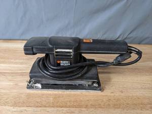 lot 353 image: Black & Decker Sheet Sander - Q