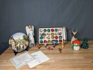 lot 354 image: Assortment of Decorative Christmas FigurinesOrnaments and Limited Edition Decorative Rose Cottage Plate by Mick Bensley - N
